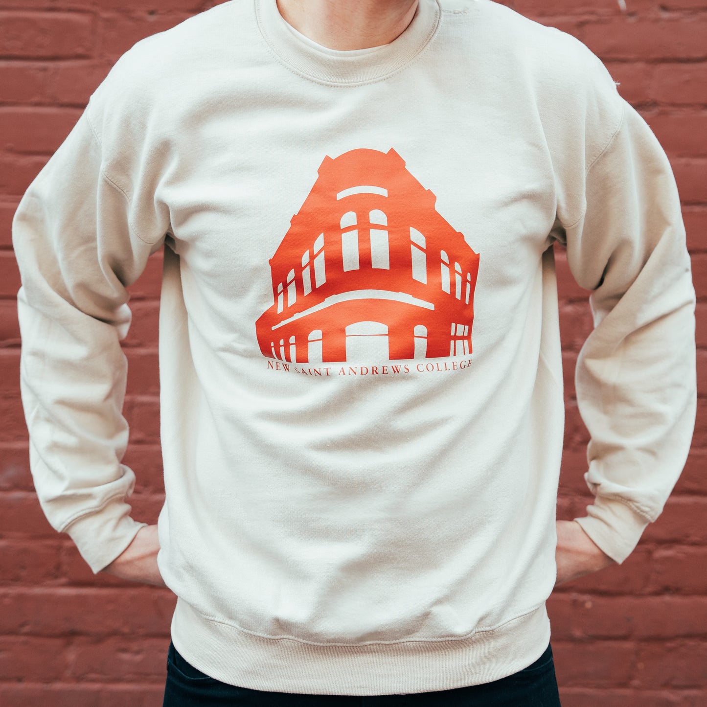 Building Silhoutte Red - Crewneck