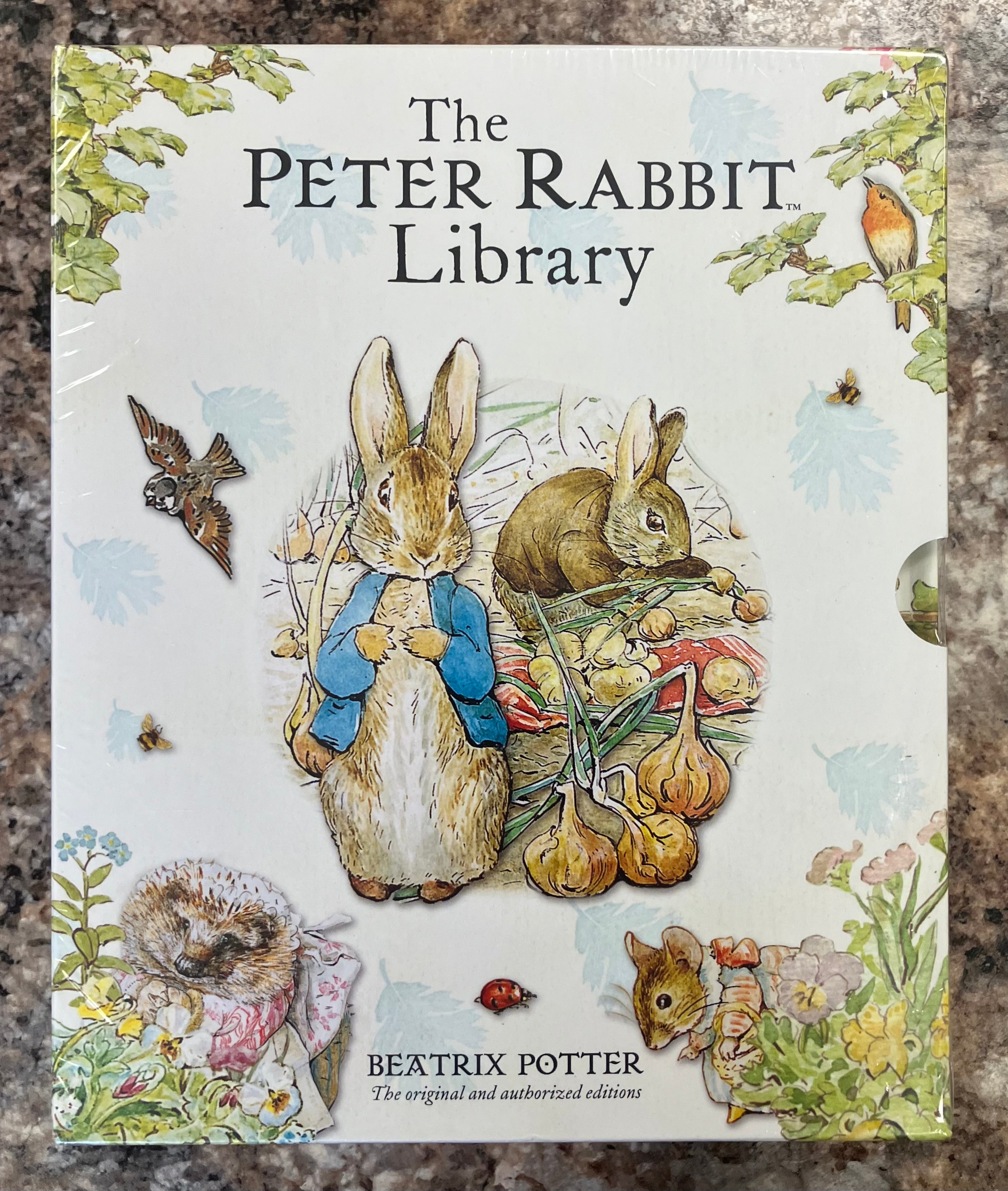 Peter Rabbit Library (12 vol. box set) – Sword & Shovel (403)