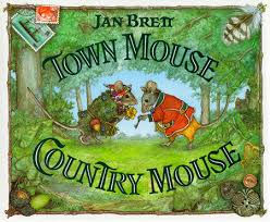 Town Mouse Country Mouse (Brett - paperback)